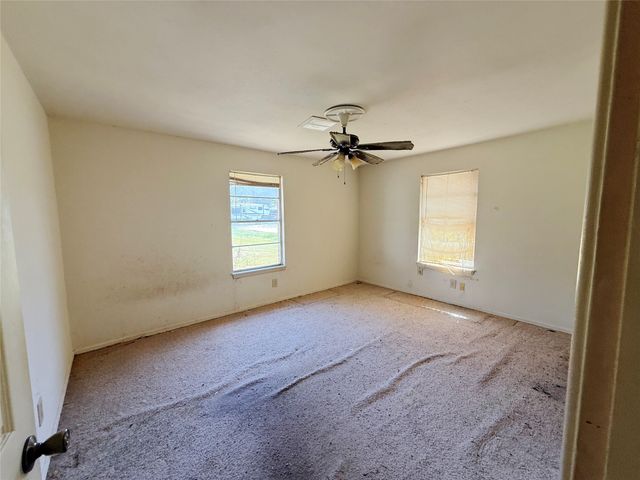 1110 N Main Street, Weatherford, TX 76086