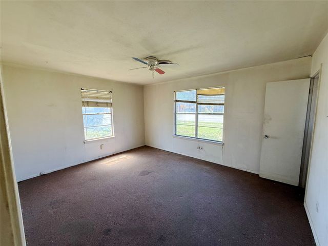 1110 N Main Street, Weatherford, TX 76086