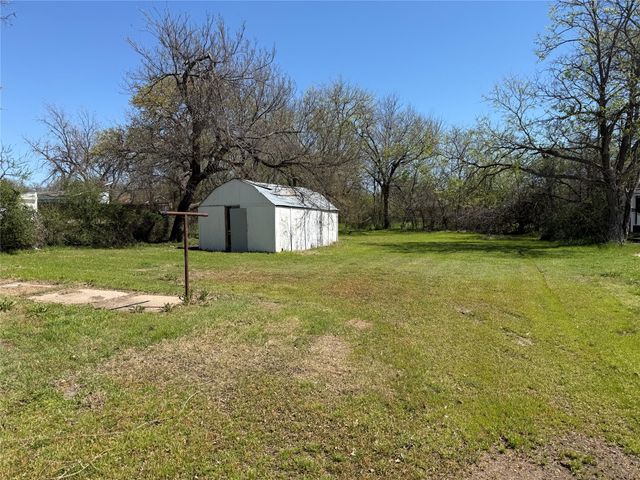 1110 N Main Street, Weatherford, TX 76086