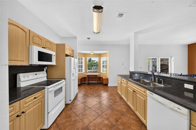 6903 SW 158th Avenue, Miami, FL 33193