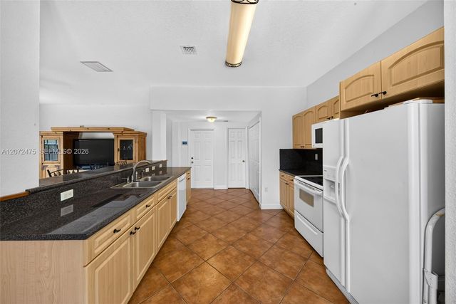 6903 SW 158th Avenue, Miami, FL 33193
