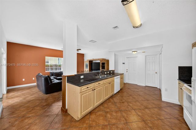 6903 SW 158th Avenue, Miami, FL 33193