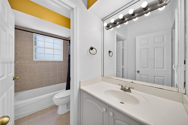 6903 SW 158th Avenue, Miami, FL 33193