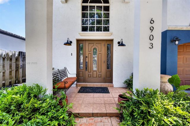6903 SW 158th Avenue, Miami, FL 33193