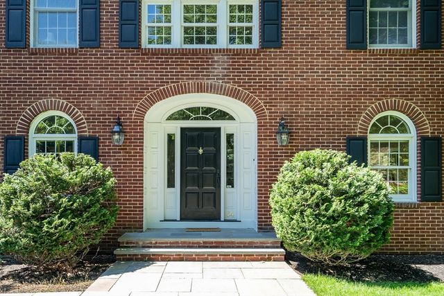 34 Solomon Pierce, Lexington, MA 02420