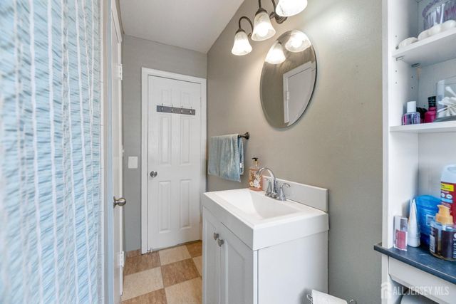 95 William Place, Totowa, NJ 07512