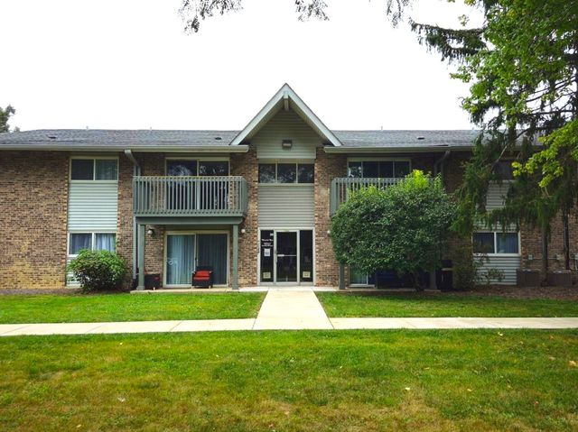 10S771 Clarendon Hills Road 208, Willowbrook, IL 60527