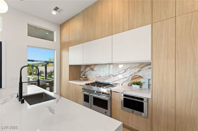 10637 Patina Hills Court, Las Vegas, NV 89135