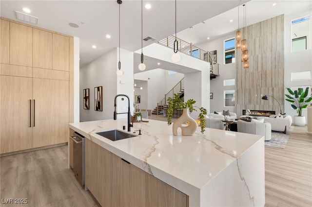 10637 Patina Hills Court, Las Vegas, NV 89135