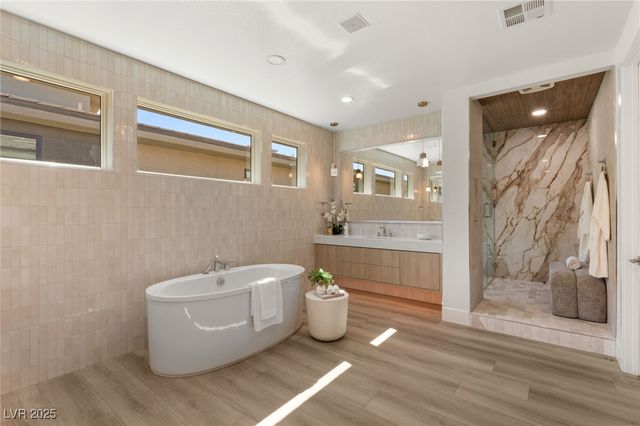 10637 Patina Hills Court, Las Vegas, NV 89135