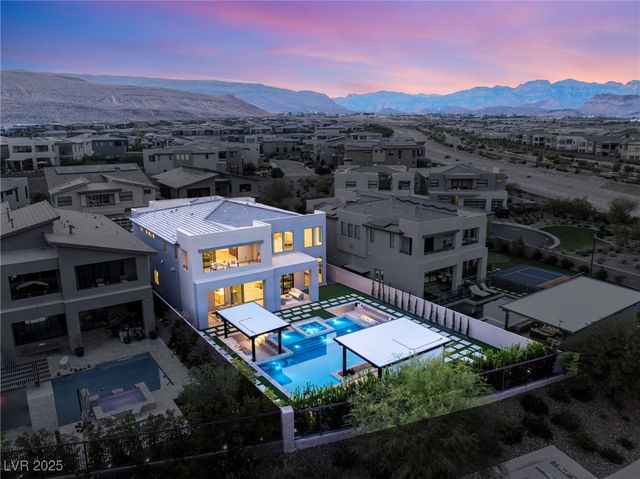 10637 Patina Hills Court, Las Vegas, NV 89135