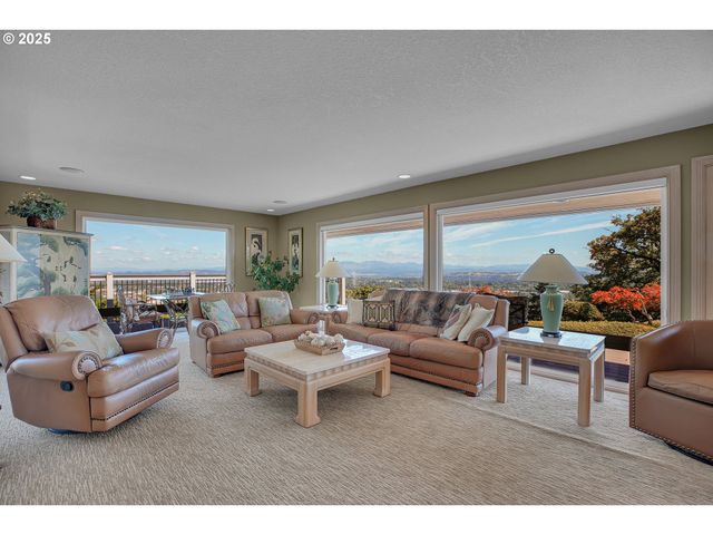 75 Sw LOVHAR Dr, Gresham, OR 97080