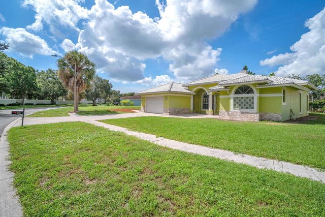 4100 Temple Street, West Palm Beach, FL 33407