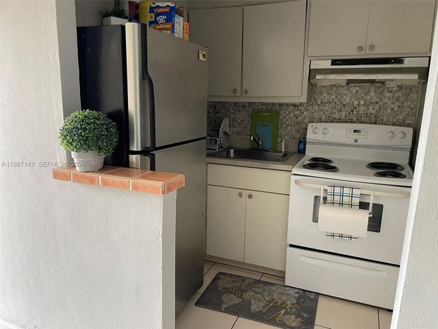 7904 West Dr 215, North Bay Village, FL 33141