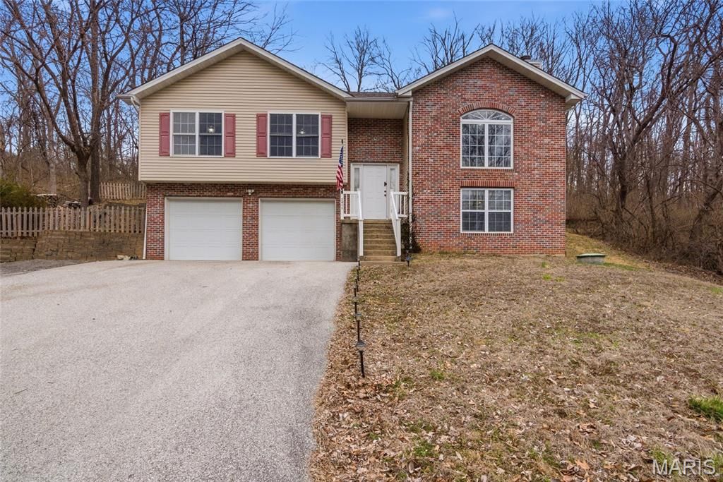 2011 Shady Station Trail, Dupo, IL 62239