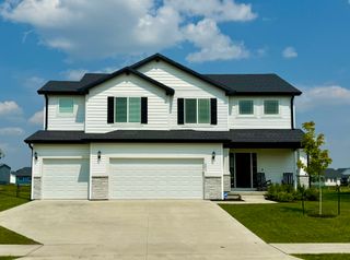 201 Creekside Drive SW, Bondurant, IA 50035