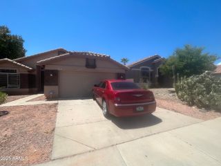1041 E SILVERWOOD Drive, Phoenix, AZ 85048