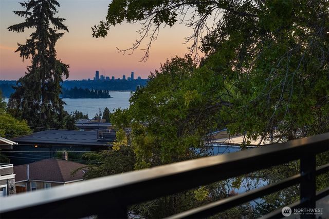 6508 103rd Avenue NE, Kirkland, WA 98033