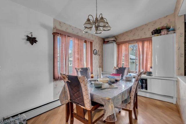 693 Hemlock St, Rahway City, NJ 07065