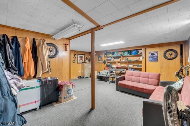 693 Hemlock St, Rahway City, NJ 07065