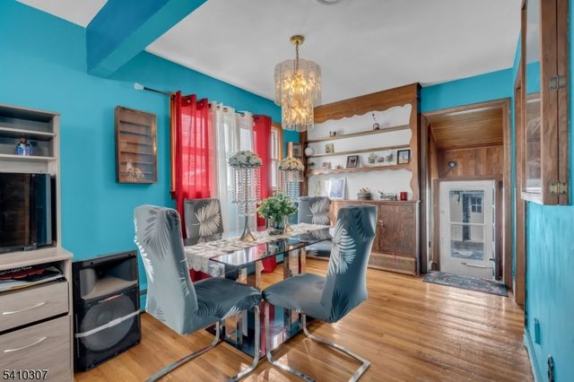 693 Hemlock St, Rahway City, NJ 07065