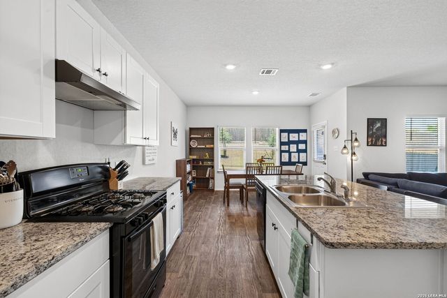 6714 Greensleeves, San Antonio, TX 78252