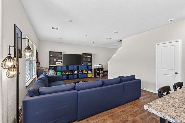 6714 Greensleeves, San Antonio, TX 78252
