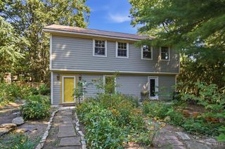 16 Vermont Avenue, Wyoming, OH 45215