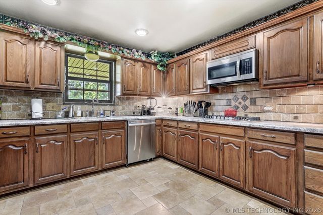 4152 W Oak Street, Skiatook, OK 74070