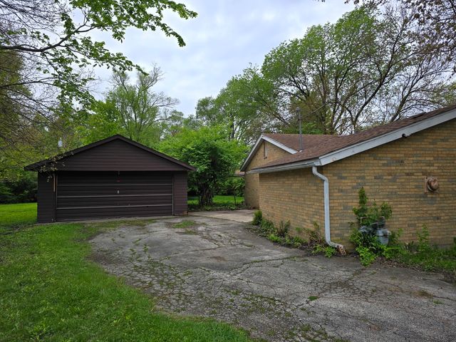 8621 W 167th Place, Orland Park, IL 60462