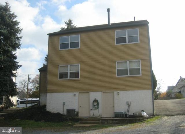 37 W LAKEVIEW AVE, Oaklyn, NJ 08107