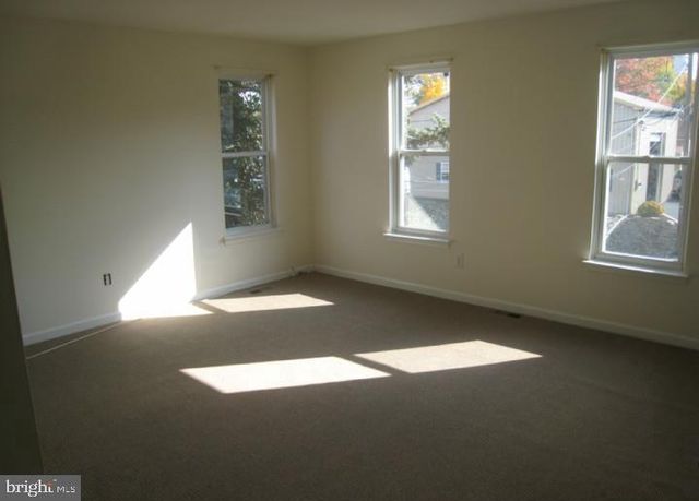 37 W LAKEVIEW AVE, Oaklyn, NJ 08107