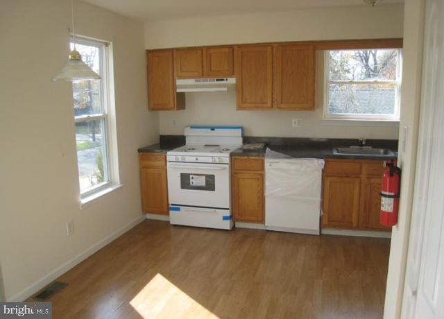 37 W LAKEVIEW AVE, Oaklyn, NJ 08107