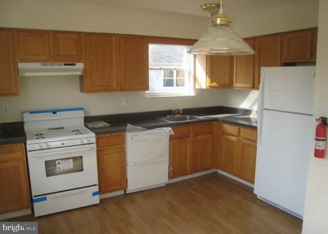 37 W LAKEVIEW AVE, Oaklyn, NJ 08107