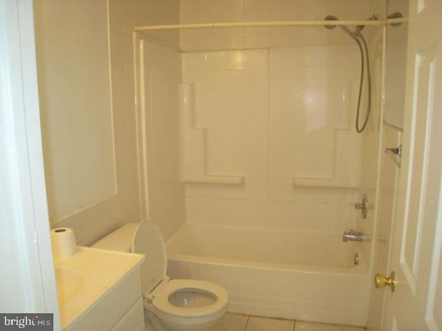 37 W LAKEVIEW AVE, Oaklyn, NJ 08107