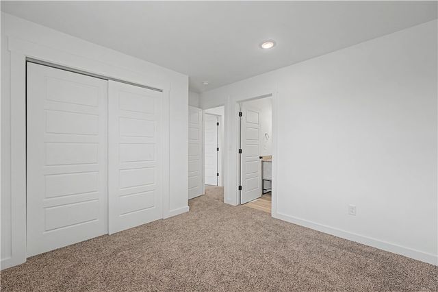 651 St Charles Place, Bentonville, AR 72713