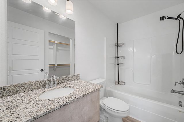 651 St Charles Place, Bentonville, AR 72713