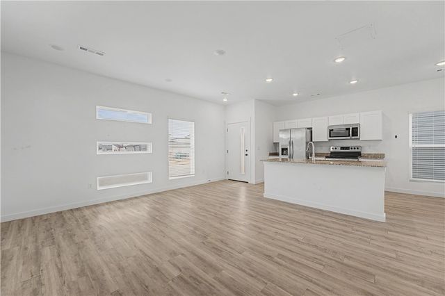 651 St Charles Place, Bentonville, AR 72713