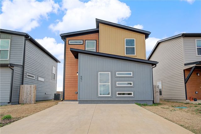 651 St Charles Place, Bentonville, AR 72713