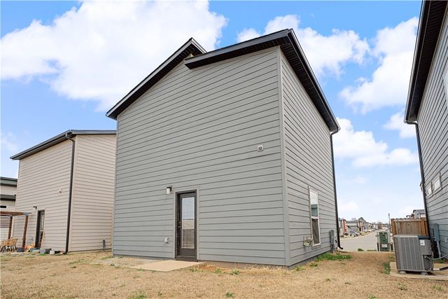 651 St Charles Place, Bentonville, AR 72713