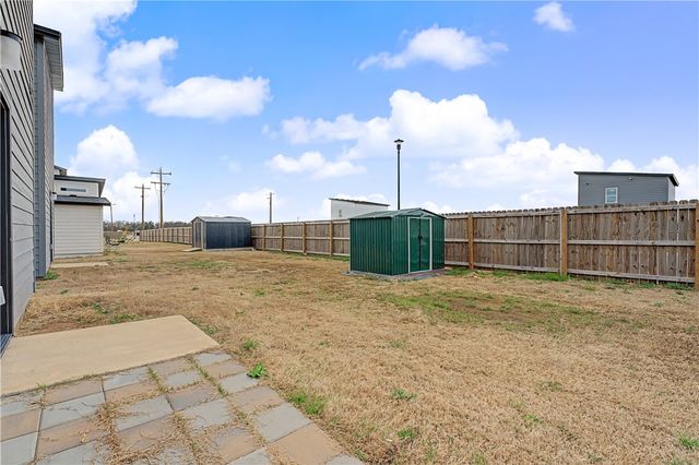 651 St Charles Place, Bentonville, AR 72713