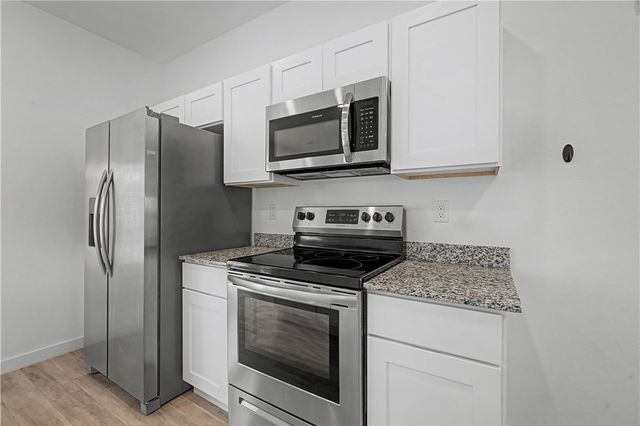 651 St Charles Place, Bentonville, AR 72713