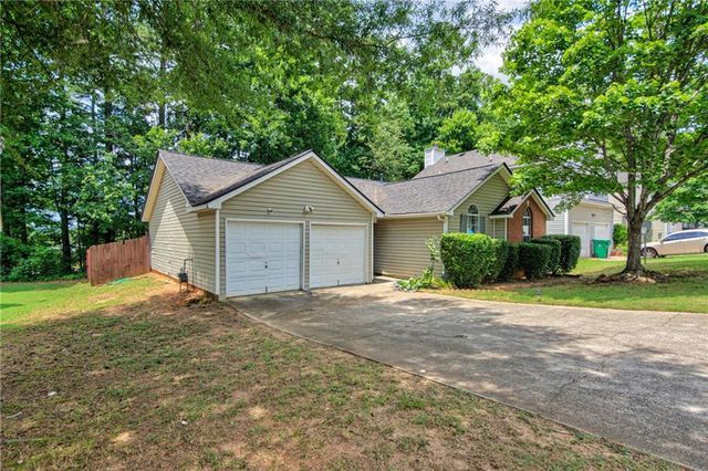 2343 Rambling Way, Lithonia, GA 30058