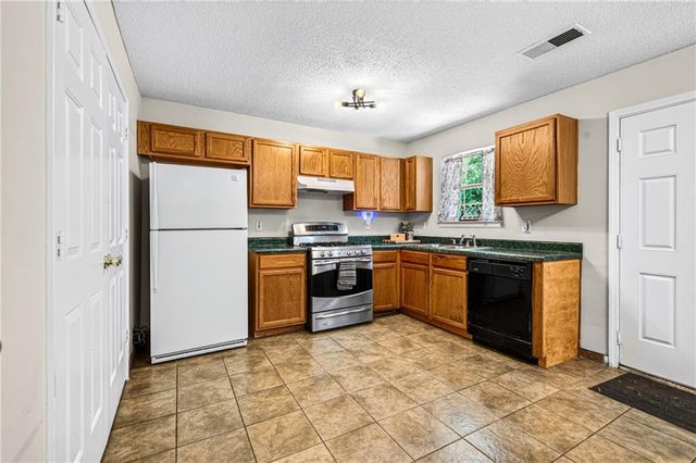 2343 Rambling Way, Lithonia, GA 30058