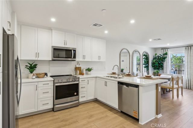 6382 Moonfire Lane 4, Fontana, CA 92336
