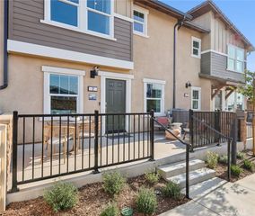 6382 Moonfire Lane 4, Fontana, CA 92336