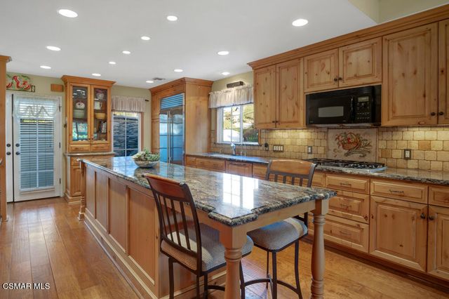 175 S Ventu Park Road, Newbury Park, CA 91320