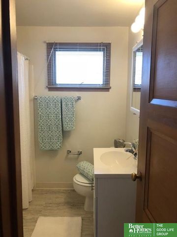 4624 Davenport Street, Omaha, NE 68132