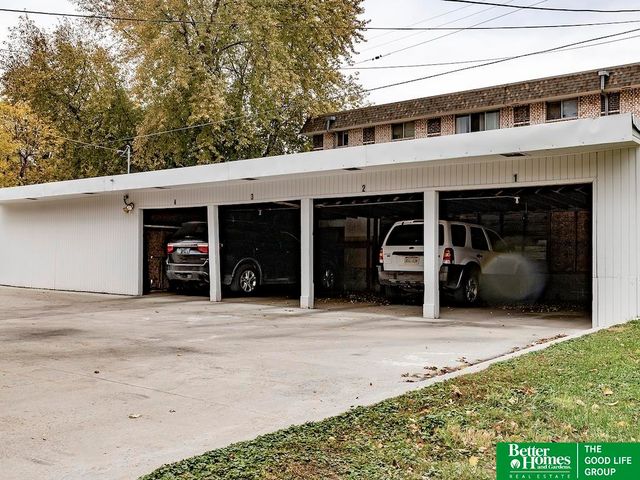 4624 Davenport Street, Omaha, NE 68132