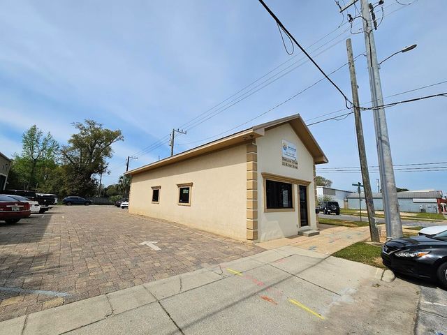 202 S Main Street, Crestview, FL 32536